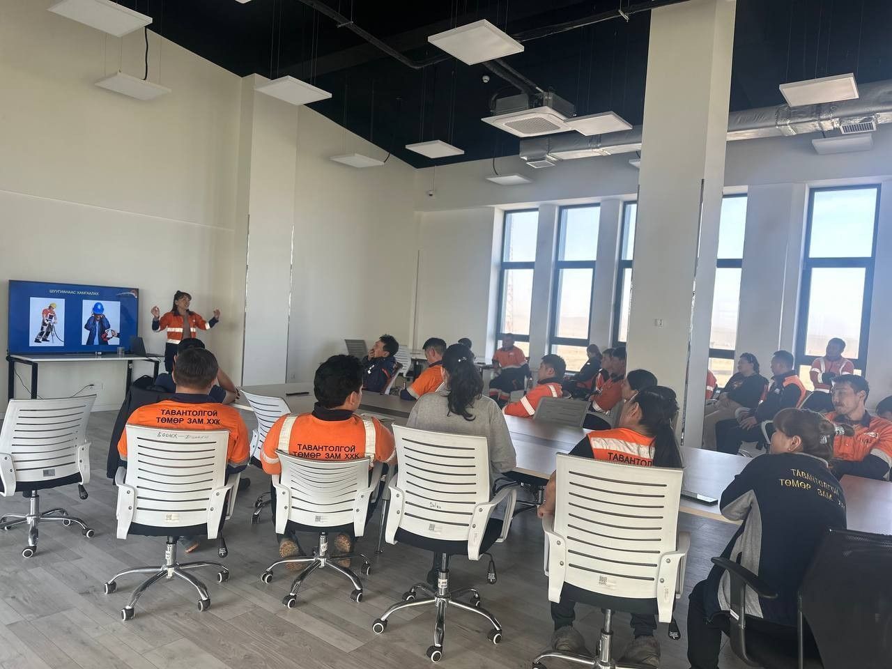 ХӨДӨЛМӨРИЙН АЮУЛГҮЙ БАЙДАЛ, ЭРҮҮЛ АХУЙН ХЭРЭГЖИЛТИЙГ ХАНГАХ, УРЬДЧИЛАН СЭРГИЙЛЭХ АРГА ХЭМЖЭЭНИЙ ХҮРЭЭНД