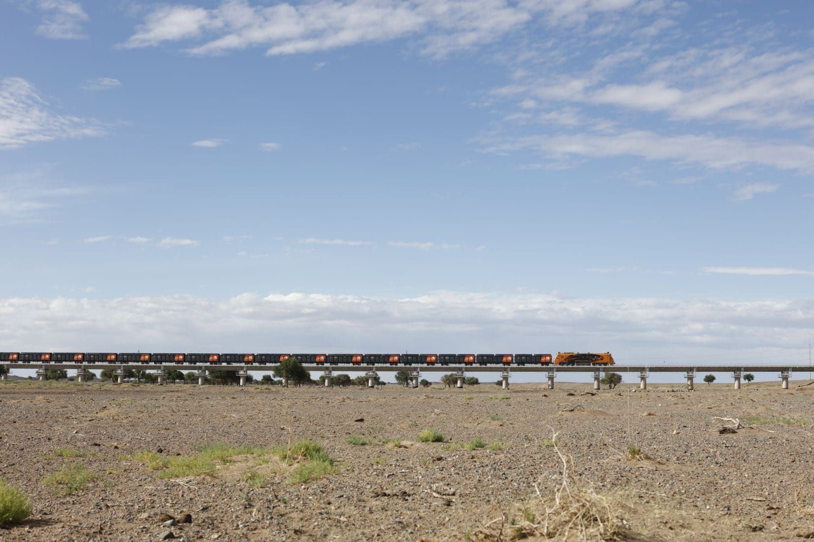 ТАВАНТОЛГОЙ-ГАШУУНСУХАЙТ ЧИГЛЭЛИЙН ТӨМӨР ЗАМЫГ БАЙНГЫН АШИГЛАЛТАД ХҮЛЭЭН АВЛАА
