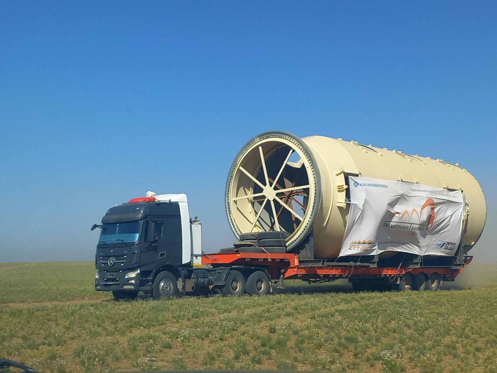 ТАВАНТОЛГОЙН НҮҮРС АЧИХ ЛОГИСТИКИЙН ТӨВИЙН ЗАРИМ ТОНОГ ТӨХӨӨРӨМЖИЙГ ТӨСЛИЙН ТАЛБАЙД АВЧИРЛАА