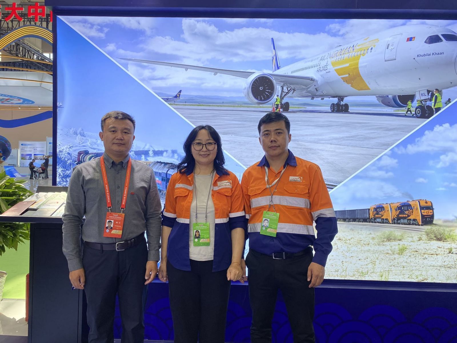 МАНАЙ КОМПАНИ МОНГОЛ-ХЯТАДЫН ХУДАЛДААНЫ ДӨРӨВДҮГЭЭР ЭКСПОД ОРОЛЦОЖ БАЙНА