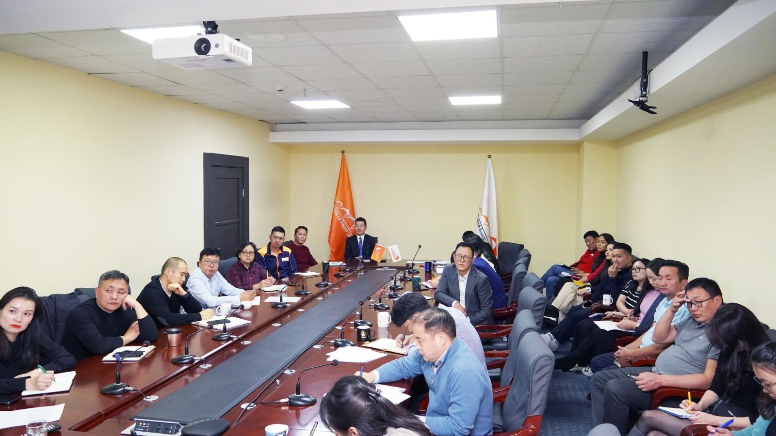 ХУУЛИЙН ШИНЭЧИЛСЭН НАЙРУУЛГА ТАНИЛЦУУЛАХ СУРГАЛТ ЗОХИОН БАЙГУУЛАВ