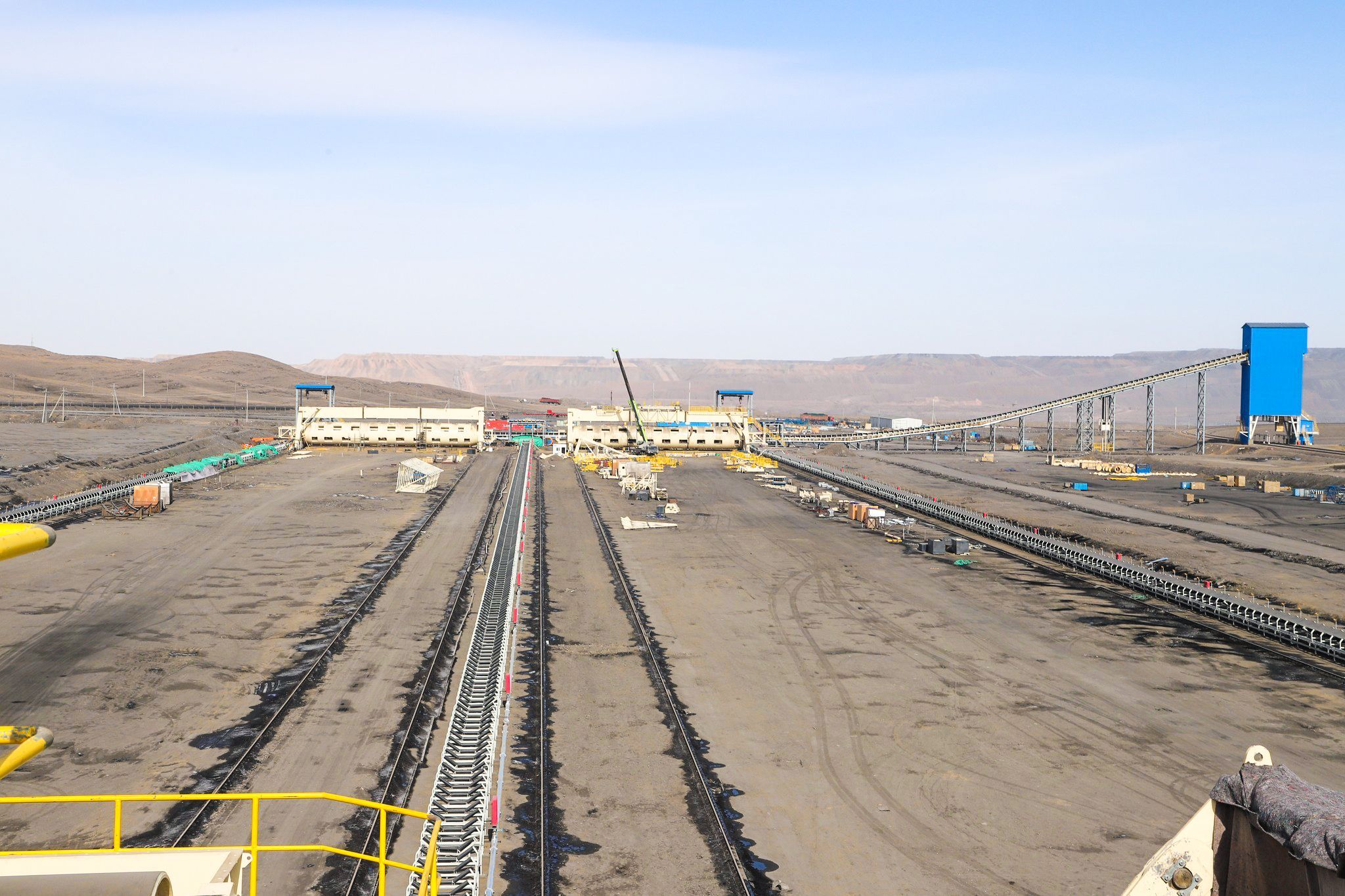 ТАВАНТОЛГОЙН НҮҮРС АЧИХ ЛОГИСТИКИЙН ТӨВ 95% ГҮЙЦЭТГЭЛТЭЙ БАЙНА