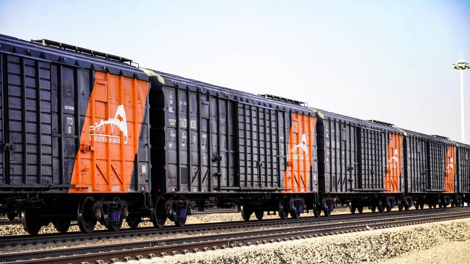 “ТАВАНТОЛГОЙ ТӨМӨР ЗАМ” ХХК 2024 ОНЫ ЭХНИЙ 2 САРД 378.1 МЯНГАН ТОНН АЧАА ТЭЭВЭРЛЭЛЭЭ