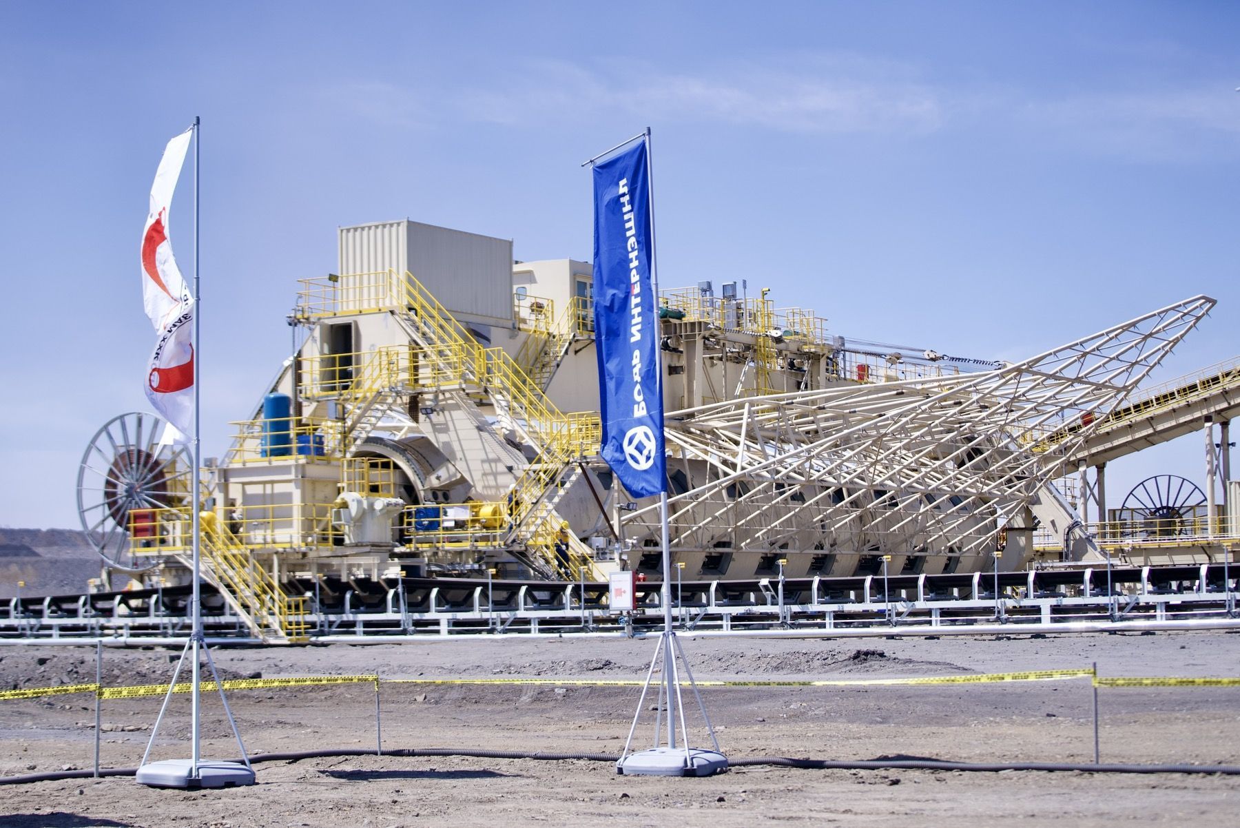 БҮРЭН АВТОМАТ АЖИЛЛАГААТАЙ ТАВАНТОЛГОЙН НҮҮРС АЧИХ ЛОГИСТИКИЙН ТӨВ НЭЭЛТЭЭ ХИЙЛЭЭ