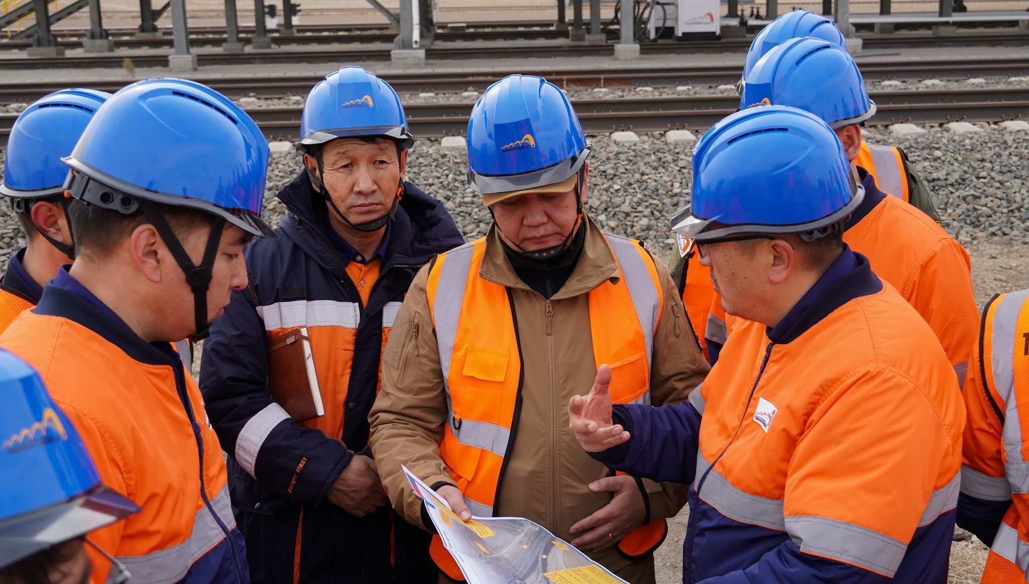 ТАВАНТОЛГОЙ-ГАШУУНСУХАЙТ ЧИГЛЭЛИЙН ТӨМӨР ЗАМД  НАМРЫН ҮЗЛЭГ, ШАЛГАЛТ ХИЙГДЭЖ ДУУСЛАА