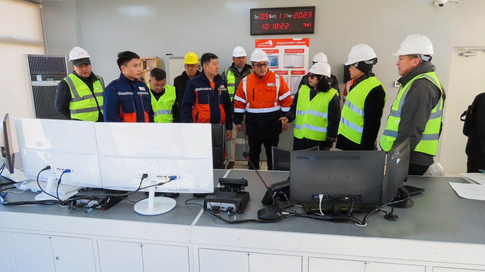 ХИЛ ДАМНАСАН ТӨМӨР ЗАМЫН ГҮҮРЭН БАЙГУУЛАМЖИЙГ БАРИХ АЖЛЫН ХЭСЭГ ГАШУУНСУХАЙТ БООМТОД АЖИЛЛАЛАА