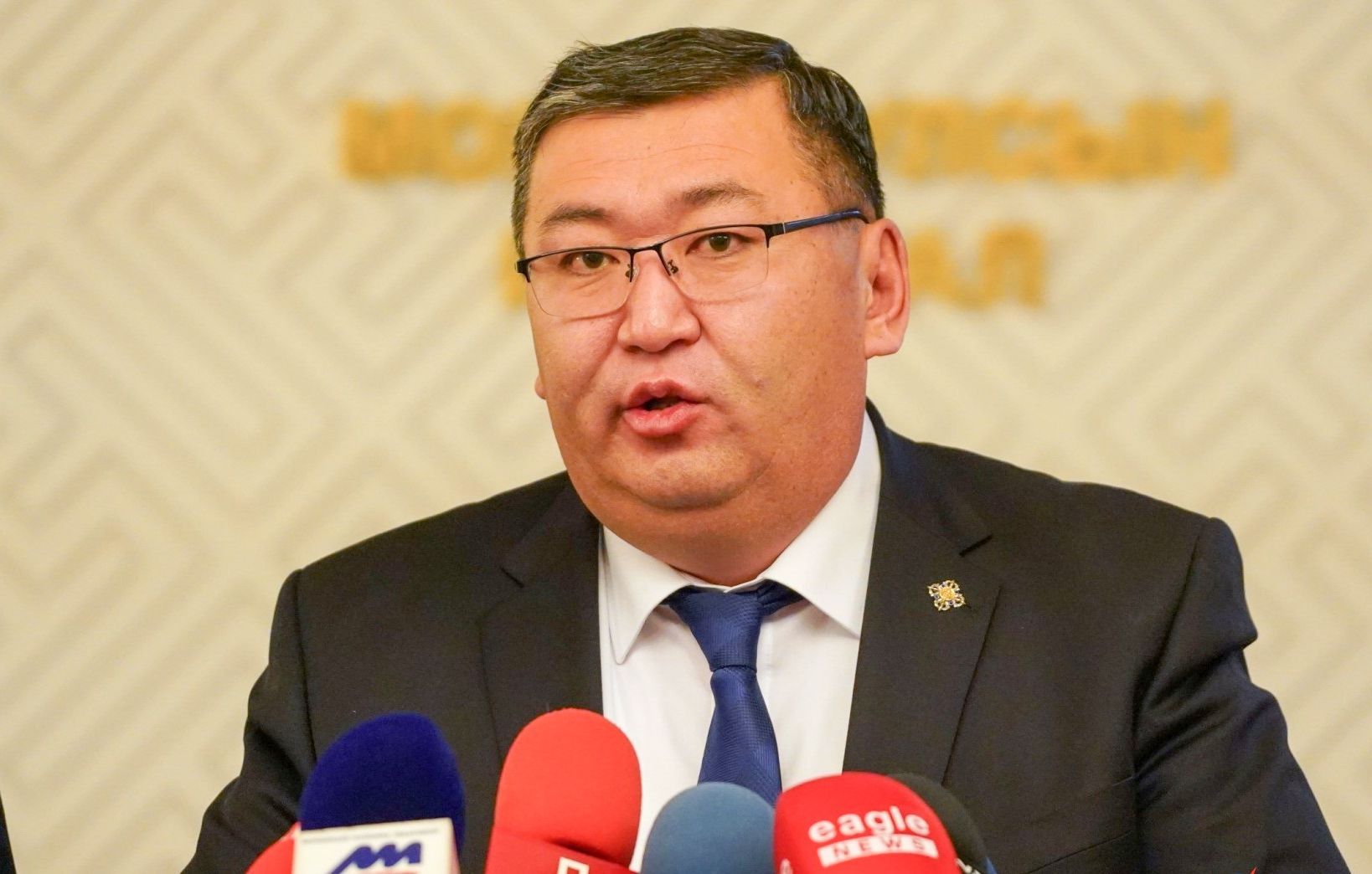 ХИЛ ХОЛБОЛТЫН ХЭЛЭЛЦЭЭРИЙГ ЭЦЭСЛЭН ГАРЫН ҮСЭГ ЗУРНА