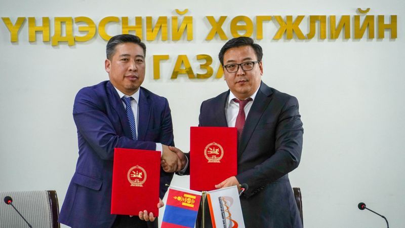 ҮНДЭСНИЙ ХӨГЖЛИЙН ГАЗАРТАЙ САНАМЖ БИЧГИЙН ХҮРЭЭНД ХАМТРАН АЖИЛЛАНА