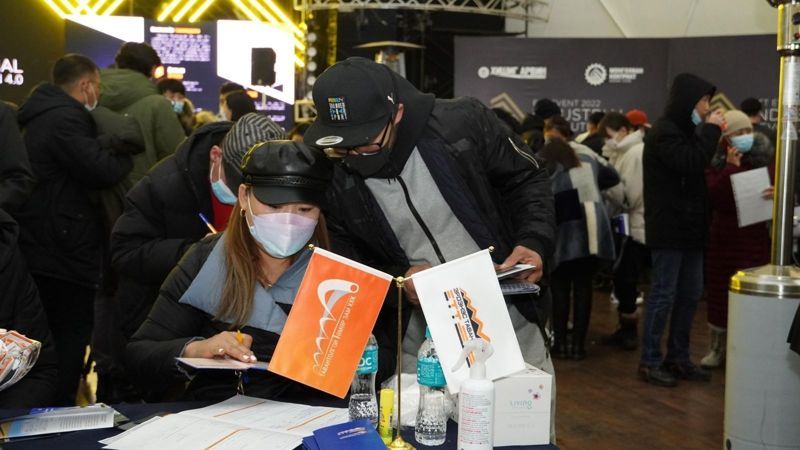 ЦОГТЦЭЦИЙ СУМАНД ЗОХИОН БАЙГУУЛАГДАХ “НЭЭЛТТЭЙ АЖЛЫН БАЙРНЫ ӨДӨРЛӨГ”-Т УРЬЖ БАЙНА